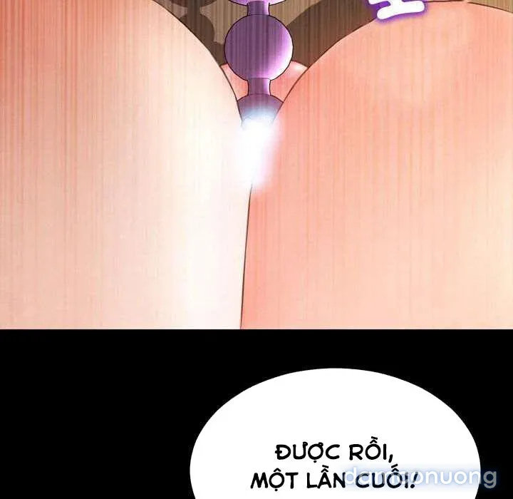 Em gái bán hàng sextoy 