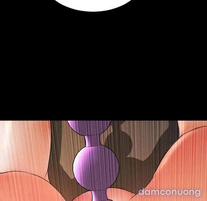 Em gái bán hàng sextoy 