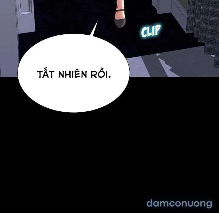 Em gái bán hàng sextoy 