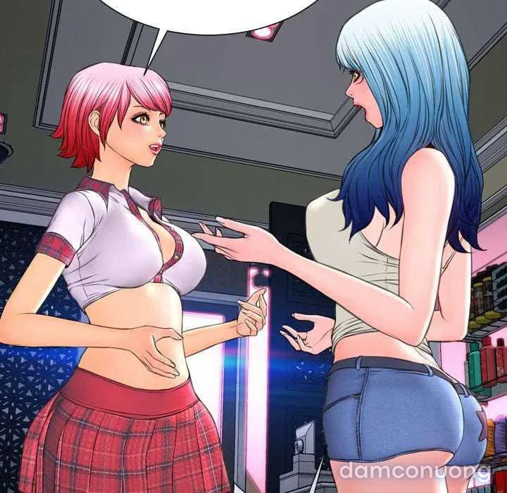 Em gái bán hàng sextoy 