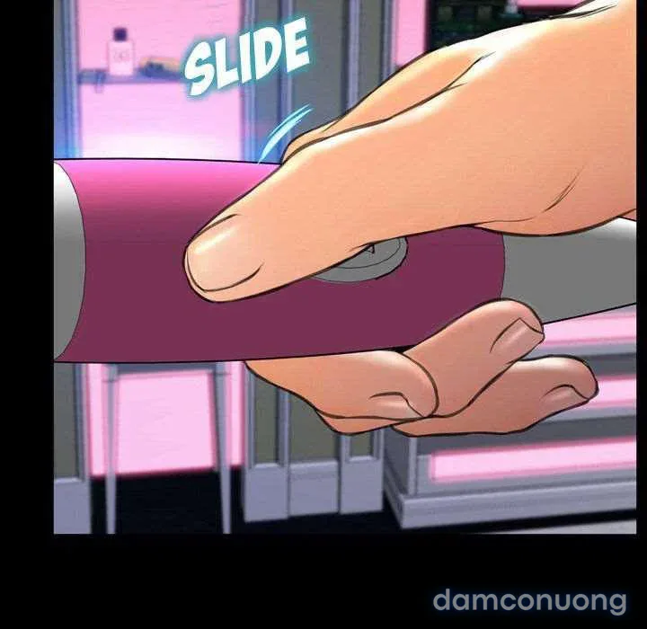 Em gái bán hàng sextoy 