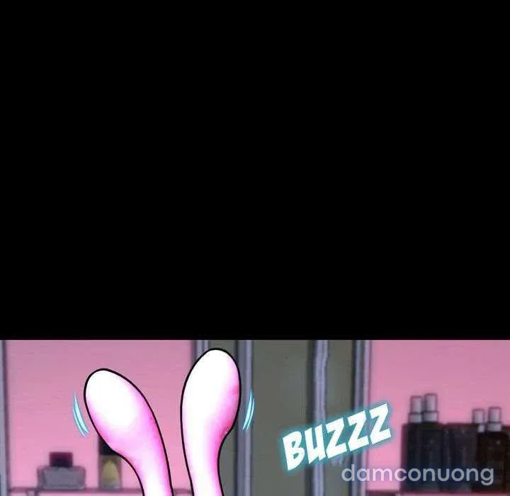 Em gái bán hàng sextoy 