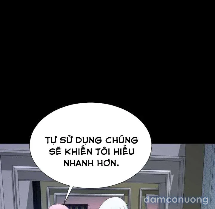 Em gái bán hàng sextoy 