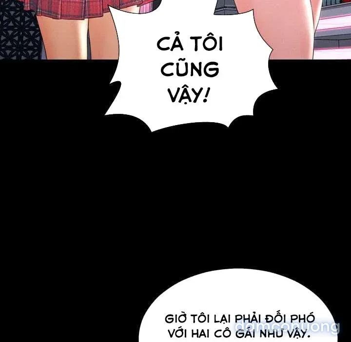 Em gái bán hàng sextoy 