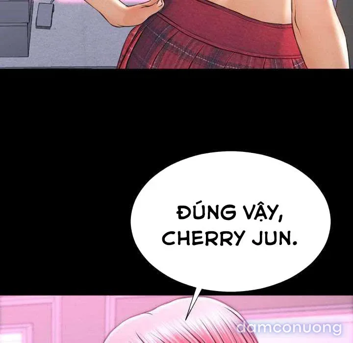Em gái bán hàng sextoy 