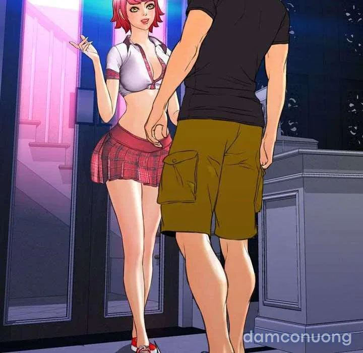 Em gái bán hàng sextoy 