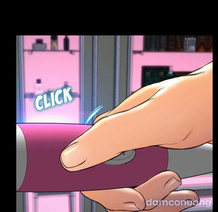Em gái bán hàng sextoy 