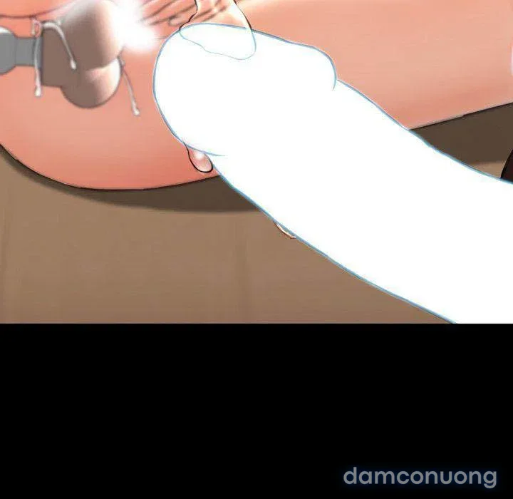 Em gái bán hàng sextoy 