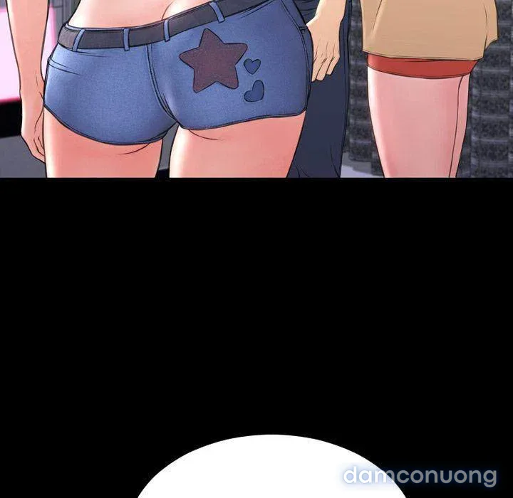 Em gái bán hàng sextoy 
