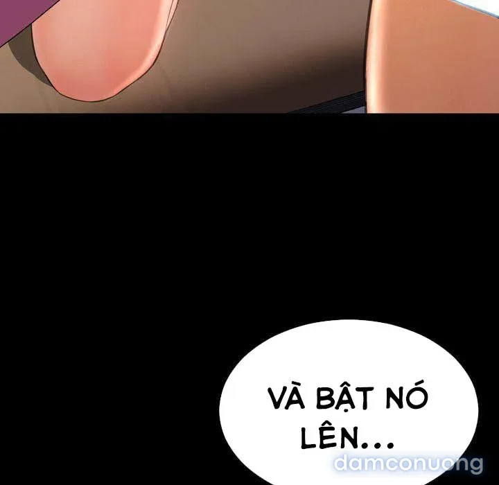 Em gái bán hàng sextoy 