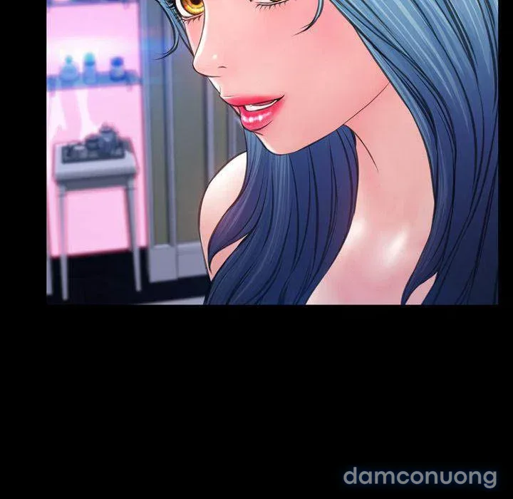 Em gái bán hàng sextoy 