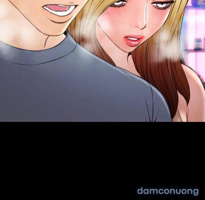 Em gái bán hàng sextoy 
