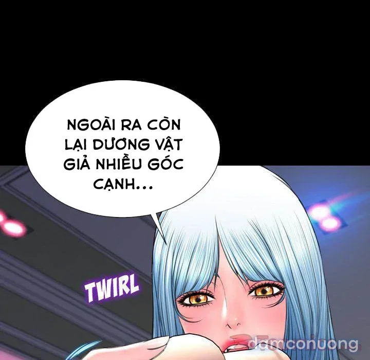 Em gái bán hàng sextoy 