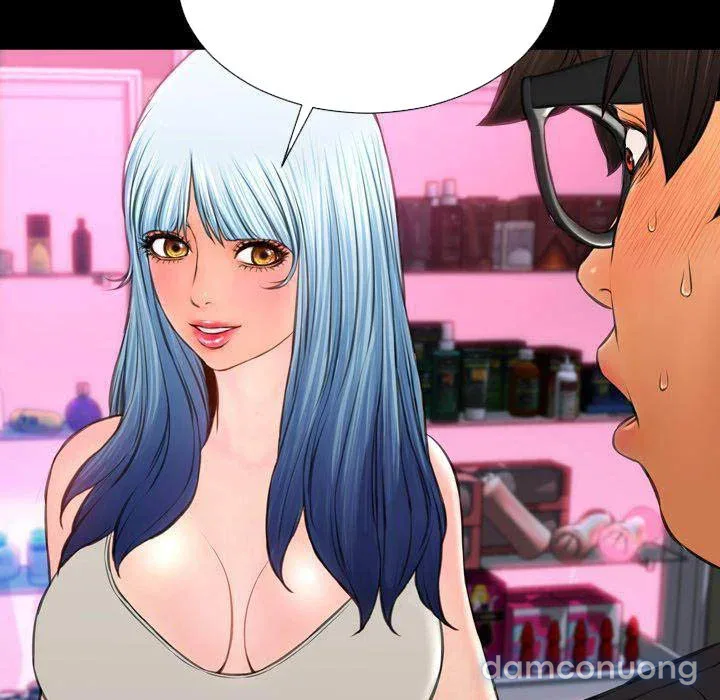 Em gái bán hàng sextoy 