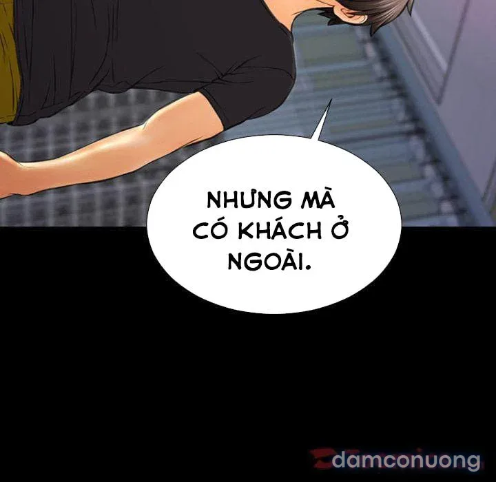 Em gái bán hàng sextoy 