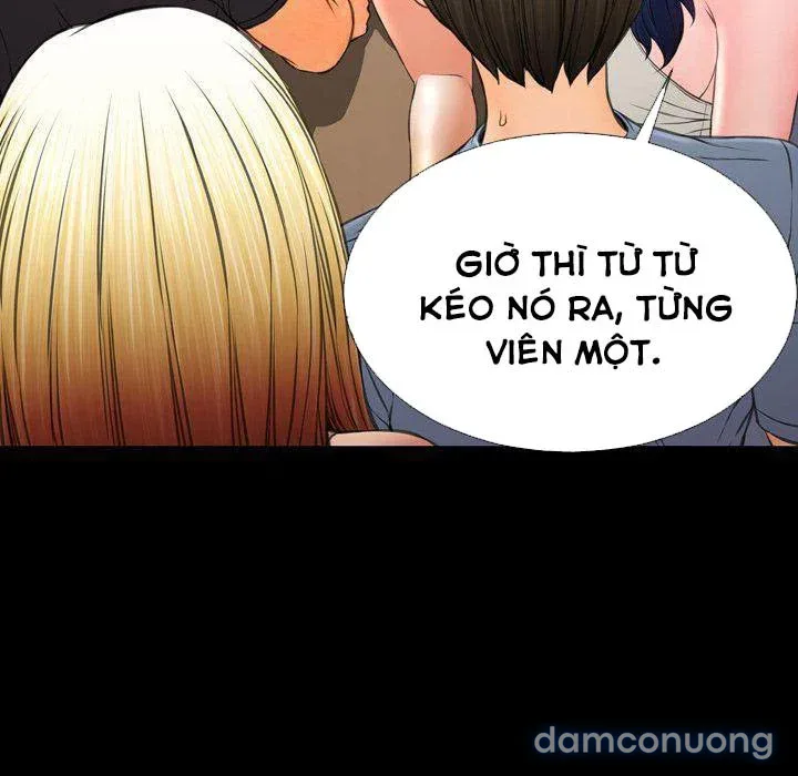Em gái bán hàng sextoy 