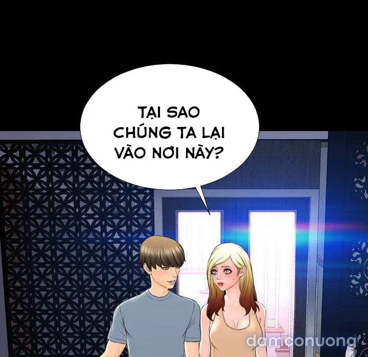 Em gái bán hàng sextoy 