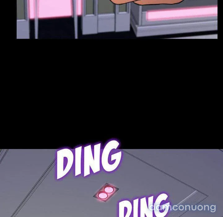 Em gái bán hàng sextoy 