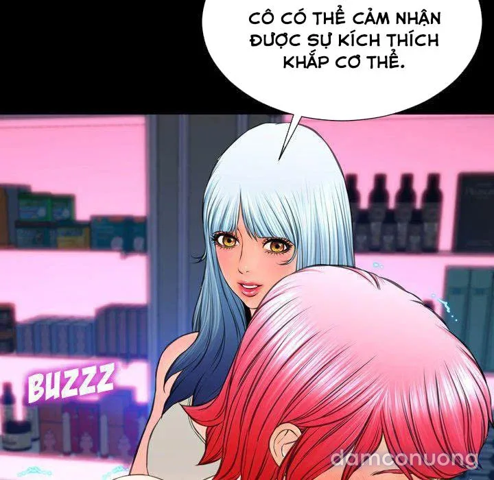 Em gái bán hàng sextoy 
