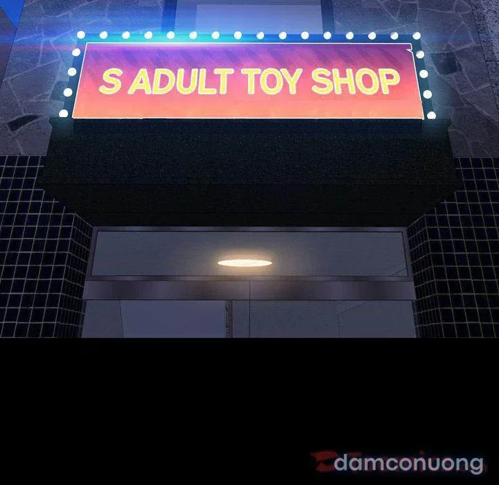 Em gái bán hàng sextoy 