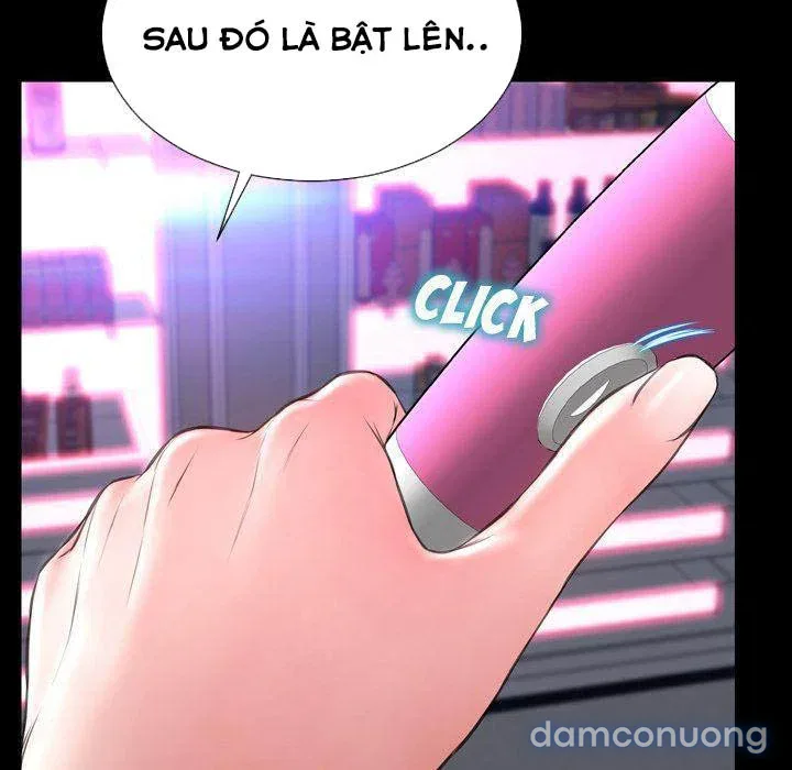 Em gái bán hàng sextoy 