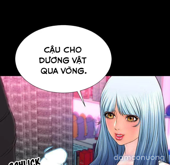 Em gái bán hàng sextoy 