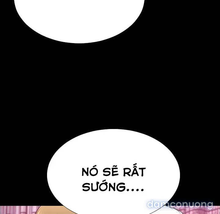 Em gái bán hàng sextoy 