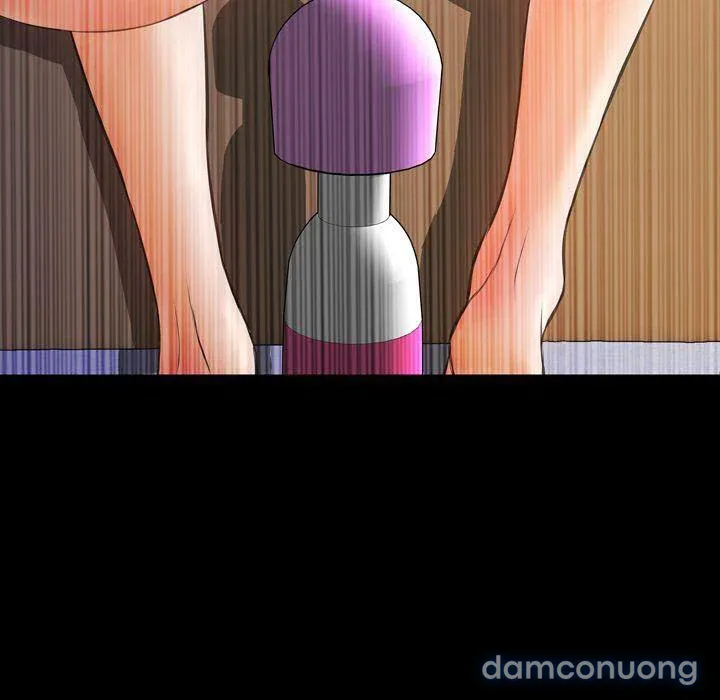 Em gái bán hàng sextoy 