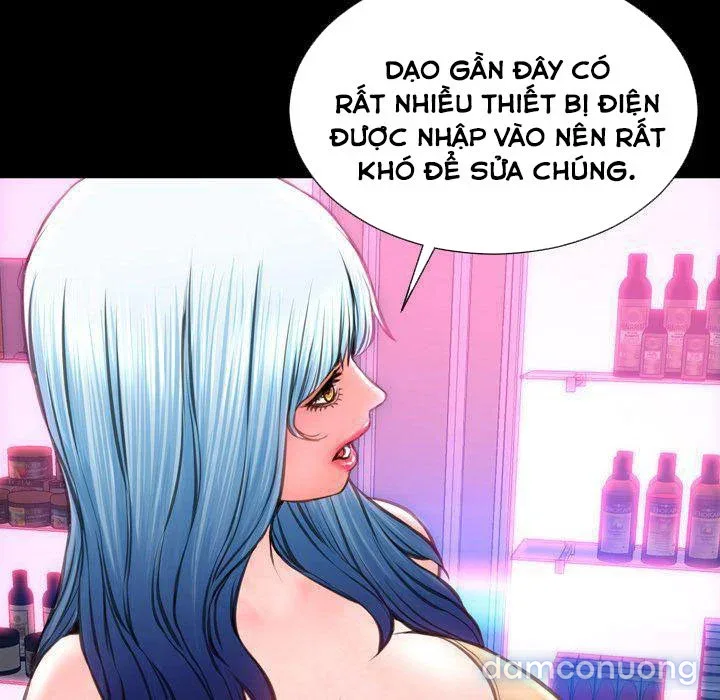 Em gái bán hàng sextoy 