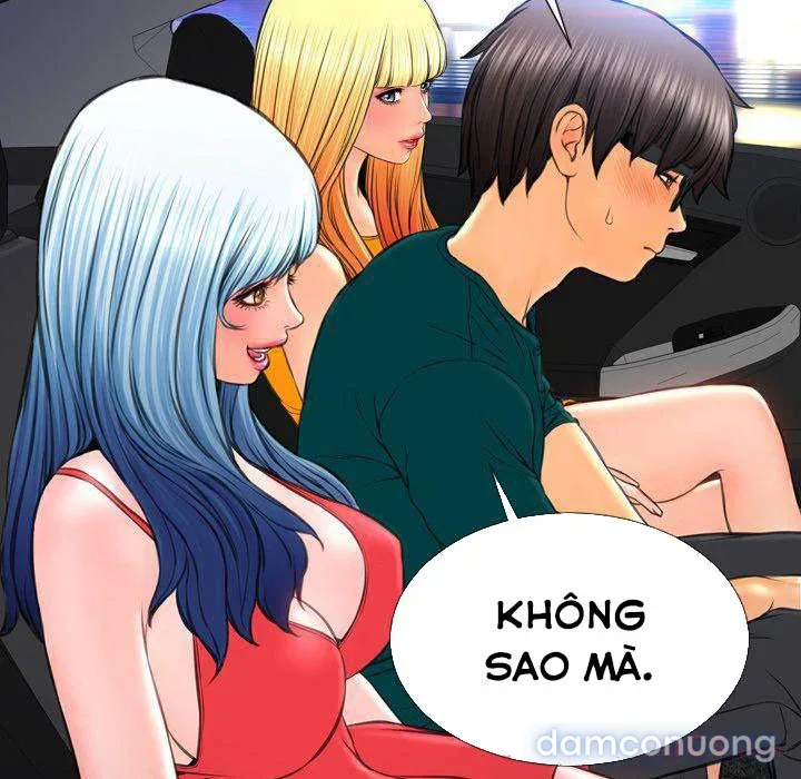 Em gái bán hàng sextoy 