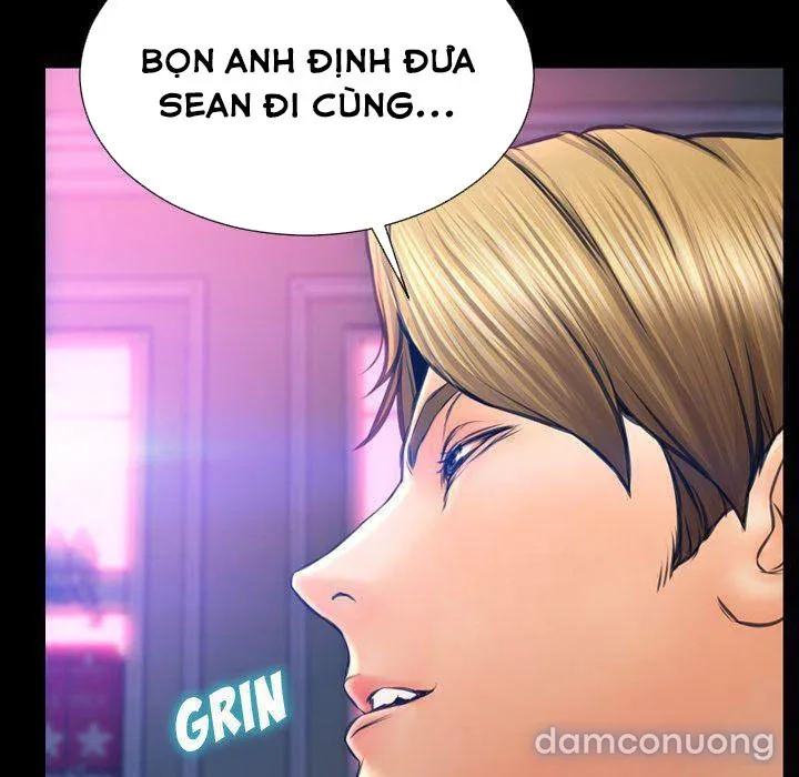 Em gái bán hàng sextoy 