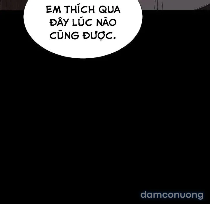 Em gái bán hàng sextoy 