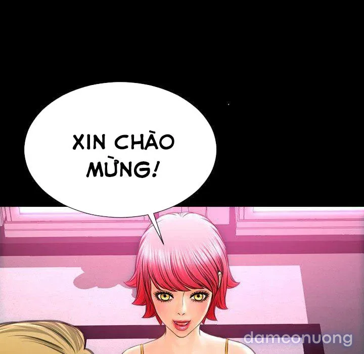 Em gái bán hàng sextoy 