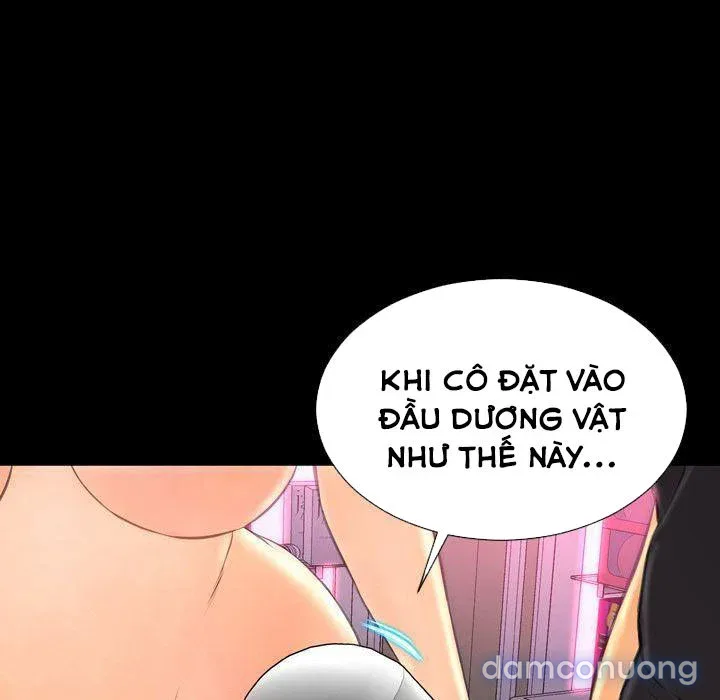 Em gái bán hàng sextoy 