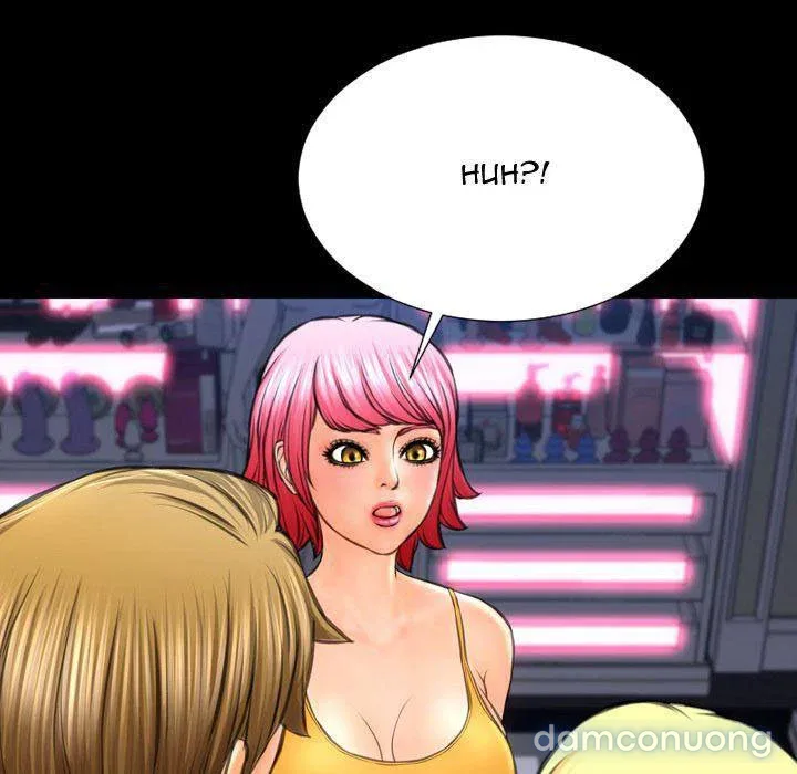 Em gái bán hàng sextoy 