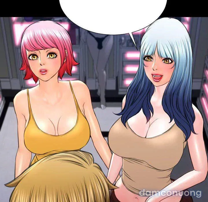 Em gái bán hàng sextoy 