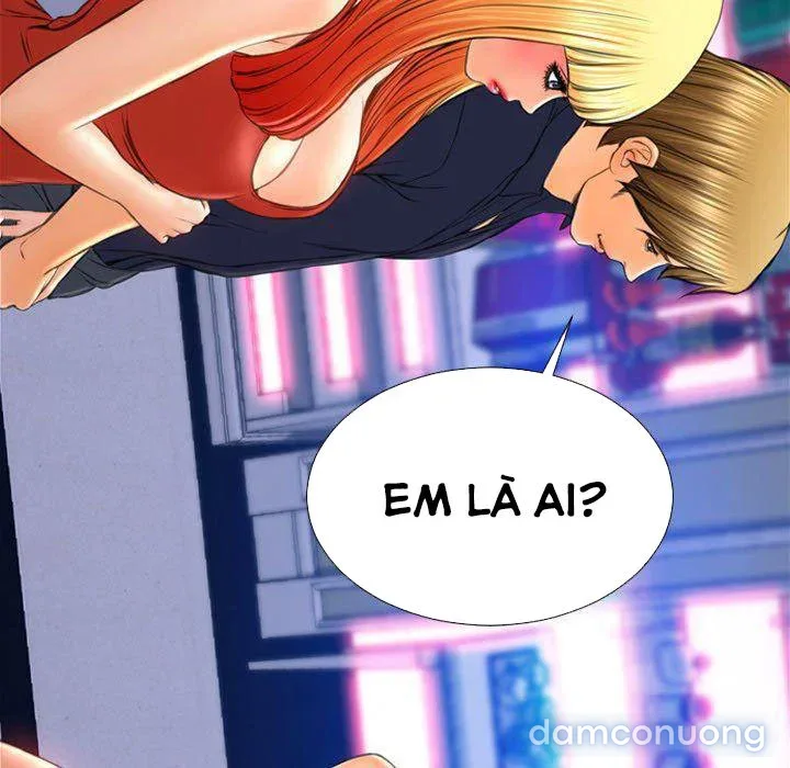 Em gái bán hàng sextoy 