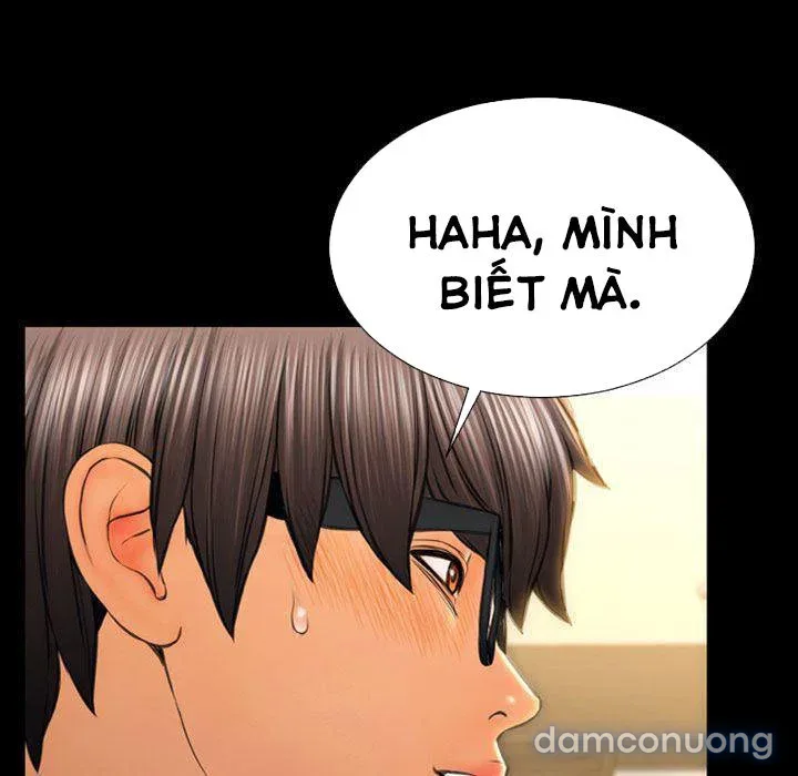 Em gái bán hàng sextoy 