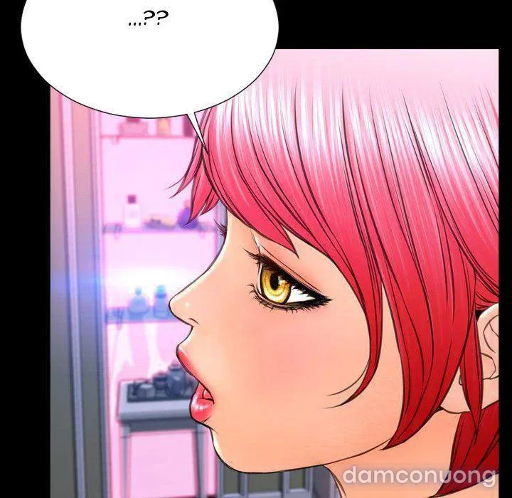 Em gái bán hàng sextoy 