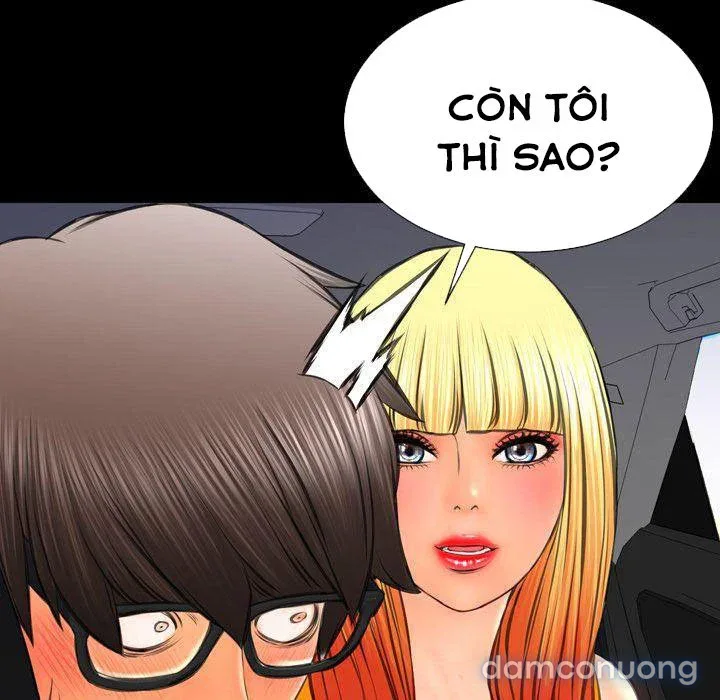 Em gái bán hàng sextoy 