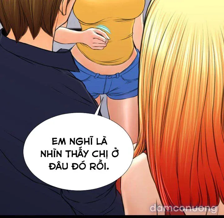 Em gái bán hàng sextoy 