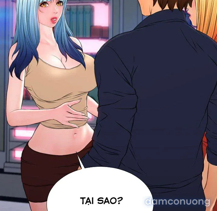 Em gái bán hàng sextoy 