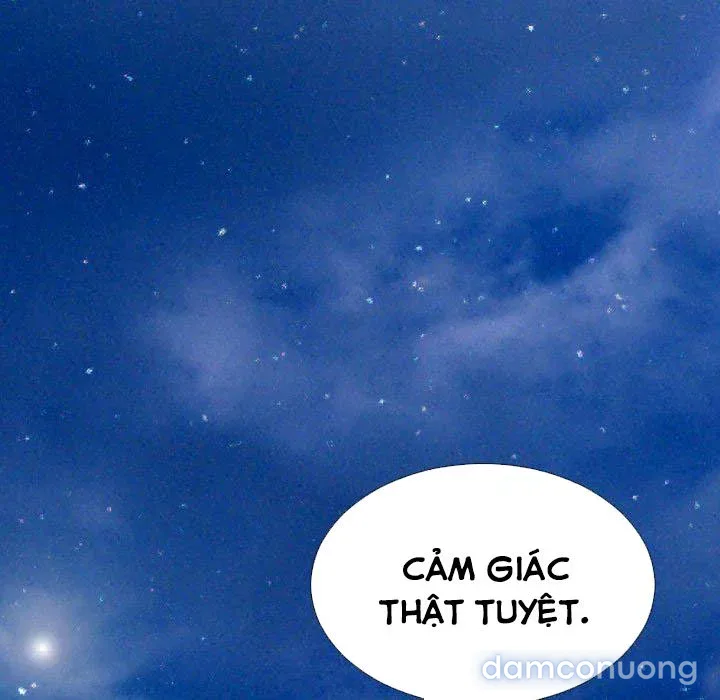 Em gái bán hàng sextoy 