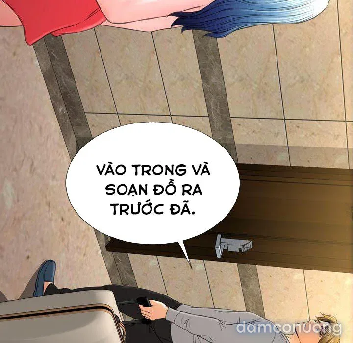 Em gái bán hàng sextoy 