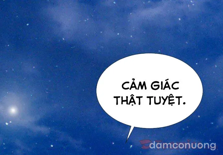 Em gái bán hàng sextoy 