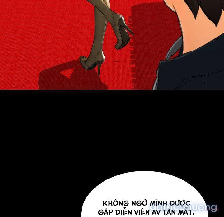 Em gái bán hàng sextoy 