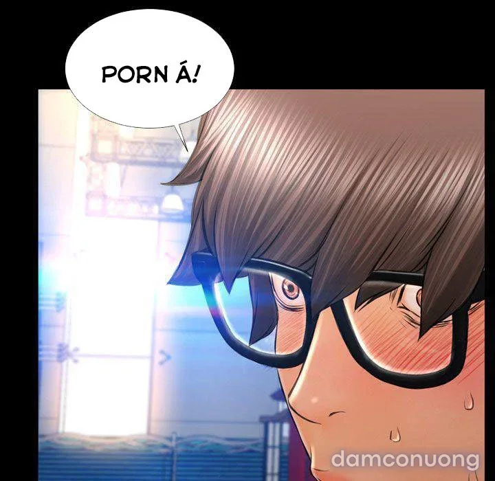 Em gái bán hàng sextoy 