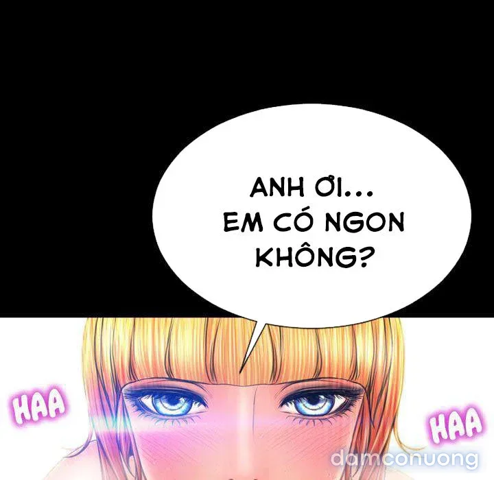 Em gái bán hàng sextoy 