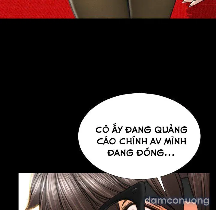 Em gái bán hàng sextoy 