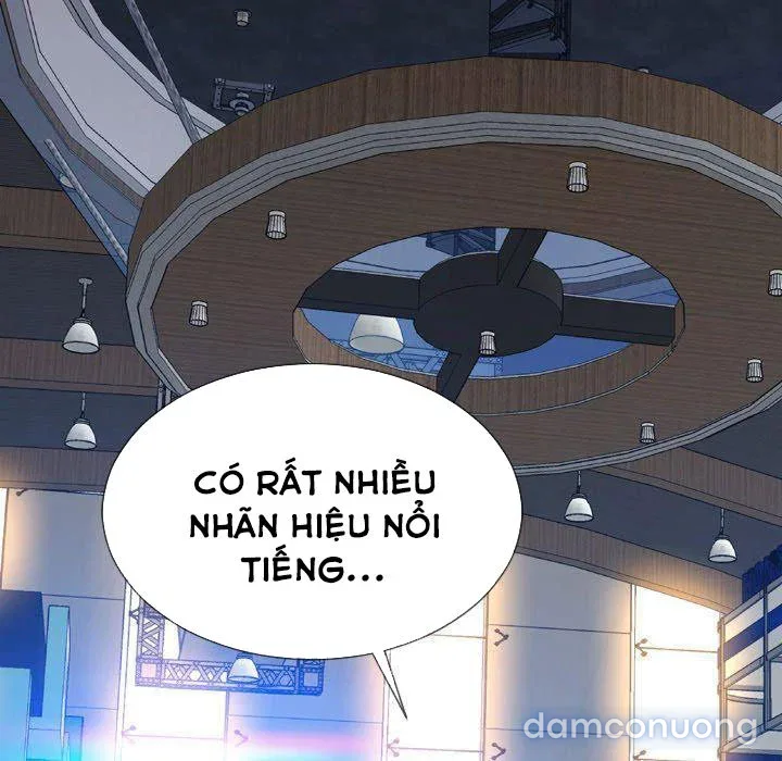 Em gái bán hàng sextoy 
